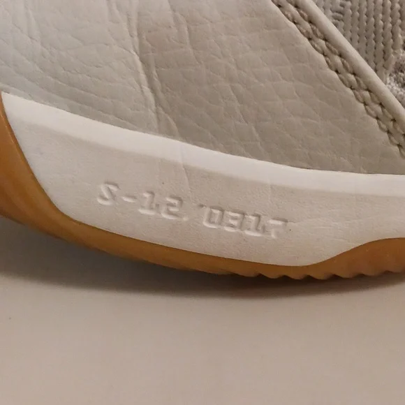 Nike LeBron "Soldier" 12 EP "Light Bone" - 8.5 - red/off-white/gold - Picture 10 of 15